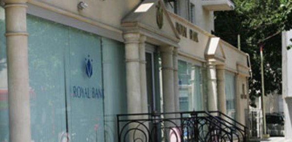 “Royal Bank”ın rəhbəri Azərbaycandan qaçdı