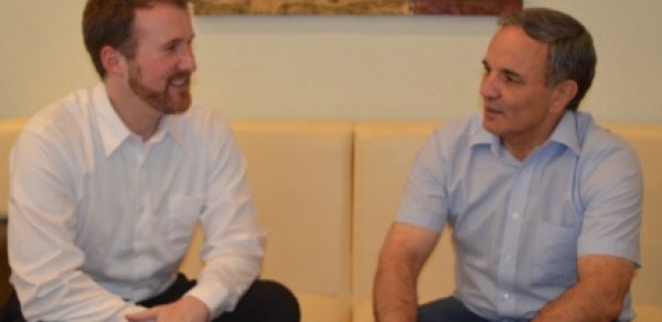Əflatun Amaşov Conas Stüartla görüşdü