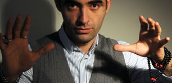Zirəddin Rzayev hansı məmur qızının bəxtini 
