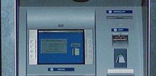 Bakıda bankomatı sökdülər