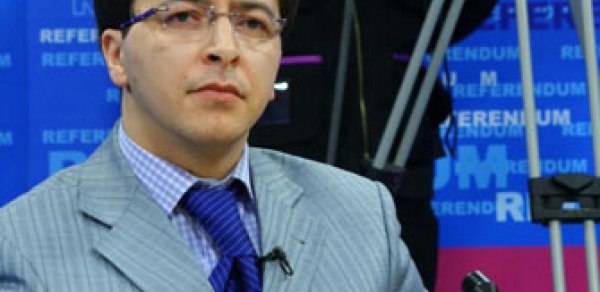Azərbaycanda partiya sədrinə hücum oldu