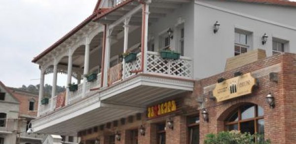 Ramil Səfərova görə restoranda dava düşdü: Ermənilər qovuldu