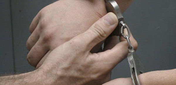 Bakıda polis 10 min manat oğurlayan şəxsi tutdu