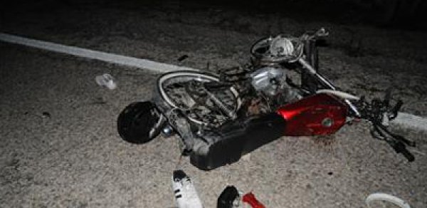 Bakıda motosiklını ağaca çırpan şəxs öldü