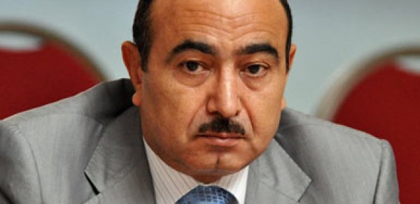 Əli Həsənov:"Fransa prezidenti ilə görüşdə Qarabağ problemi müzakirə ediləcək"