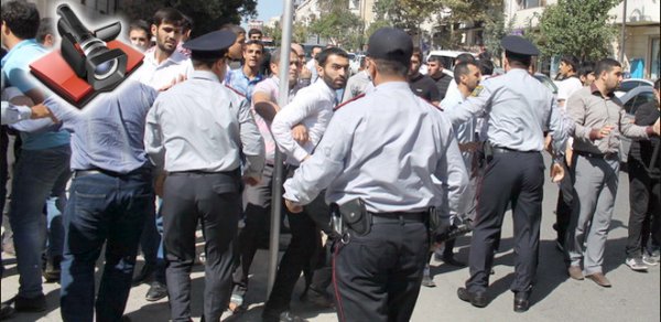 Bakının mərkəzində polislərlə dindarlar üz-üzə - ŞƏRHSİZ VİDEO