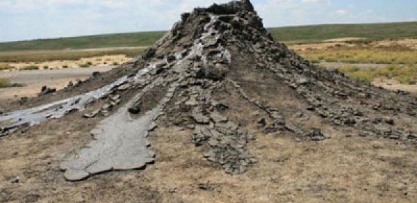 Bakıda vulkan püskürdü