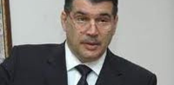 Elşad Abdullayev Zakir Qaralova yazdı