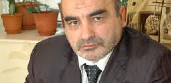 Partiya sədri əsəbiləşdi: 
