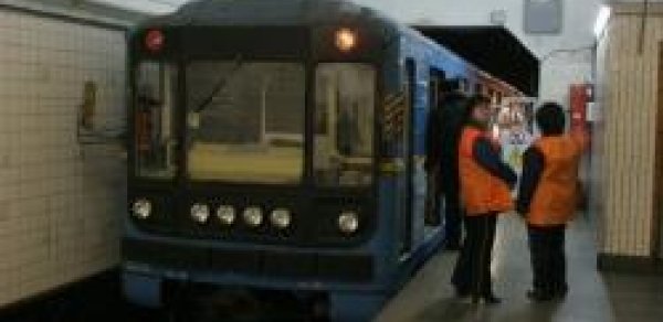 Bakı metrosunda bədbəxt hadisə: Adam öldü