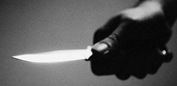 Xanım ofisant 31 yaşlı sərxoş müştərini bıçaqladı