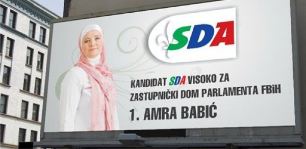Avropanın ilk hicablı bələdiyyə sədri seçildi - FOTOLAR