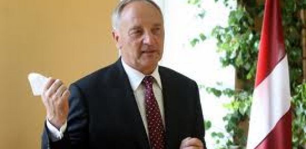 Latışların rus dilinə sevgisi baş qaldırıb