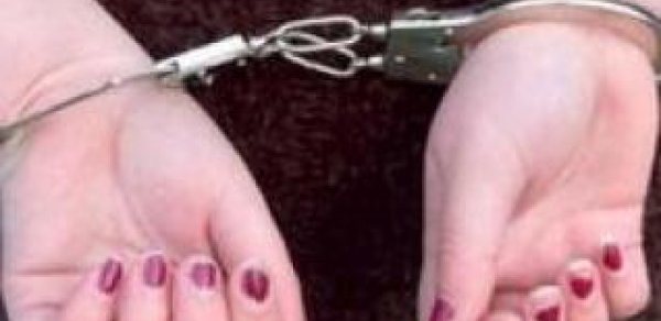 8 yaşlı qızı öldürüb 17 il gizlənən ana həbs edildi - TƏFƏRRÜAT