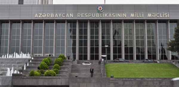 Milli Məclisin komitə sədrlərinə yeni avtomobillər paylandı - SİYAHI