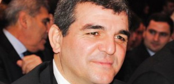 Fazil Mustafa: 