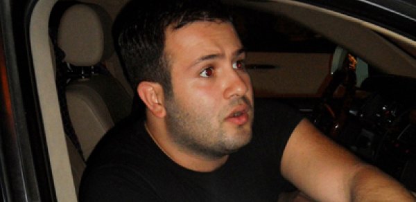 ŞOK! Müğənni Elnur müsahibə verən zaman, operatoru avtomobil vurdu - FOTOLAR