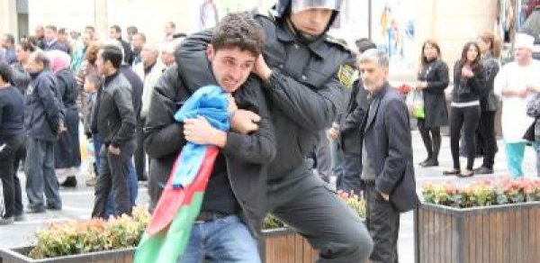 Bakının mərkəzində polislə müxalifət üz-üzə - FOTOSESSİYA