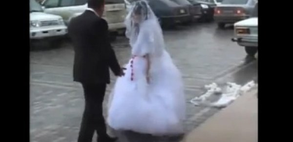 Bakıda toyda dava: Gəlin bəyi qoyub getdi - VİDEO