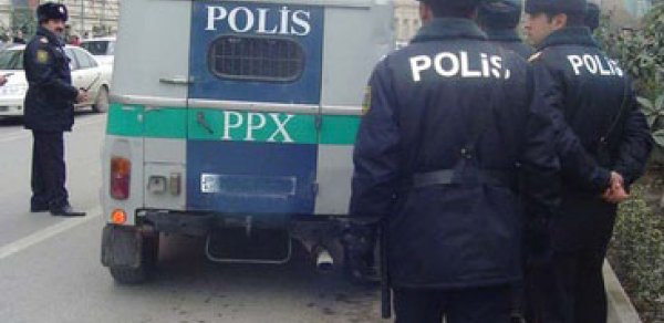 Bakıda polislə vətəndaşlar arasında kütləvi dava düşdü