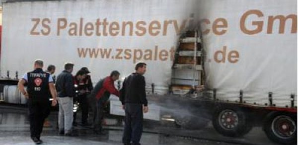 Azərbaycana aid yük maşını Türkiyədə yandı