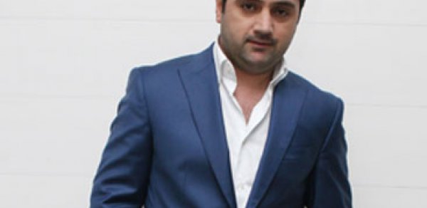 İzzət Bağırov səsini itirdi