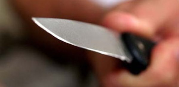 Bakıda 18 yaşlı oğlan sevgilisini əlindən alanı öldürdü