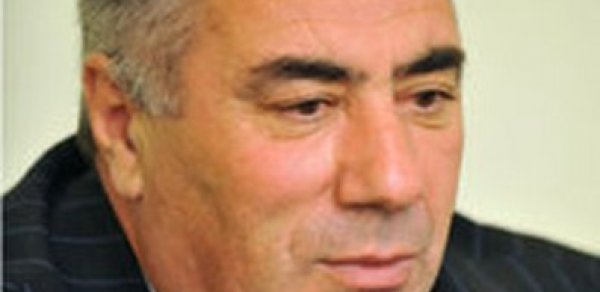 Hafiz Hacıyev: ‘Fazil Mustafa o vaxt da cinsi azlıq olan Kərimov Əlini müdafiə edirdi’