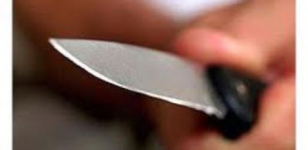 Bakıda polisi bıçaqladılar