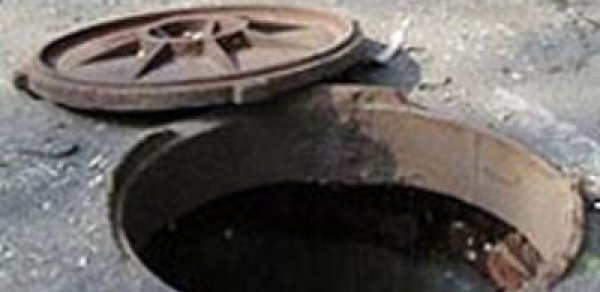 Azərbaycanda 2 nəfər kanalizasiya quyusuna düşdü və öldü