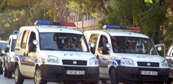 Azərbaycanda icra başçısını döyən polis kapitanı işdən qovuldu