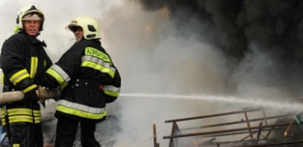 Bakıda övlad valideynlərini bıçaqladı, evi yandırdı – TƏFƏRRÜAT
