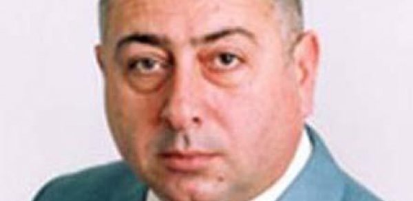 Deputat pulnan parlamentə keçməsi ilə bağlı yayılan xəbərlərə aydınlıq gətirdi