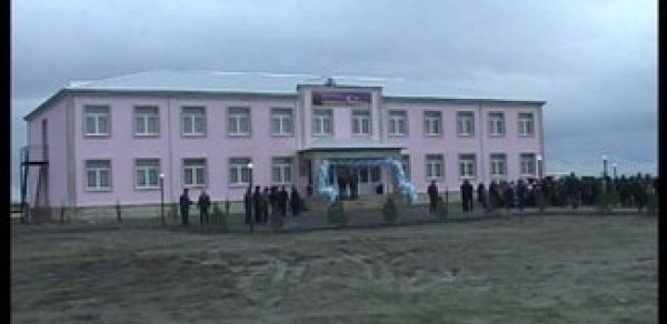 200 yerlik yeni məktəb binası istifadəyə verildi
