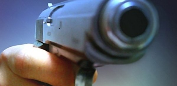 Çayxanaya silahlı hücum edən şəxs qarşı tərəfin bıçaqlı hücumu ilə öldü