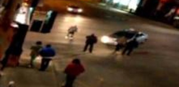 Bakıda taksi sürücüsünü döyən nazirlik işçilərini siz də tanıyın - VİDEO