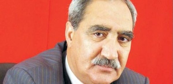 ‘Pulu olmayan müxalifətçilər Bulvardan şokalad kağızı yığsınlar’