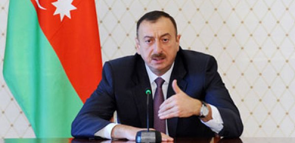 Prezident İlham Əliyev nazirləri dinlədi