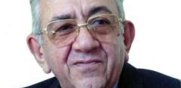 Vəfa Quluzadə Söyün Sadıqovu məntiqsiz adlandırdı
