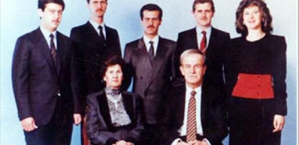 Suriyanı pərdə arxasından idarə edən qadın qaçdı