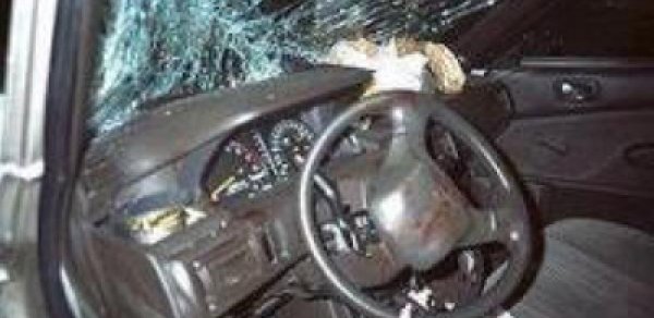 Lənkəranda ağır yol qəzası: "Mercedes" yük maşınına çırpıldı
