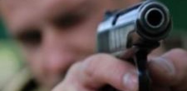 Bakıda silahla insanlara hücum edən şəxs tutuldu