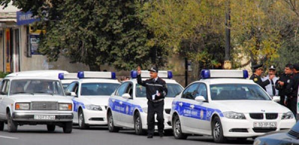 Sumqayıtda polisi yerlə sürüyən gənci siz də tanıyın