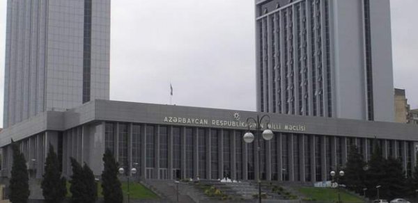 Deputatlar əsgər ölümündən danışdılar