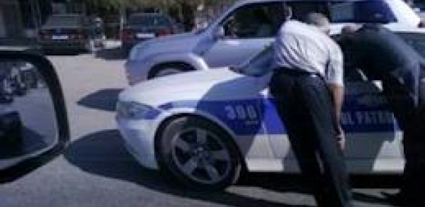 Bakıda sərxoş gənclər polisi döydü