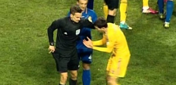 Ukraynalı futbolçudan rəqibinə 