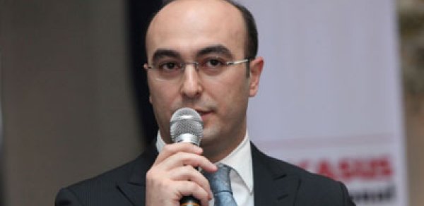 Elnur Aslanov: 