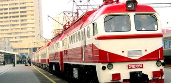 Bakıda dəmiryol vağzalında problem:  sərnişinlər etiraz etdilər 