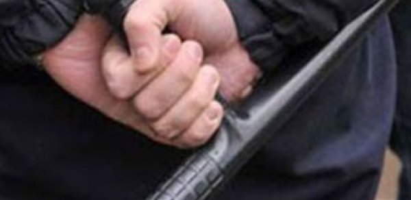 Bakıda polisdən qorxan oğru özünü bıçaqladı