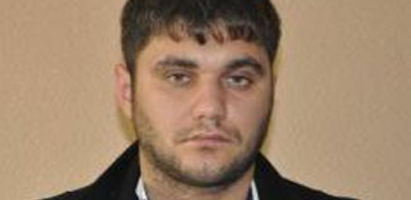 Azərbaycanlı bu oğlan internetdə qadınlarla tanış olub, pullarını oğurladı -  FOTO